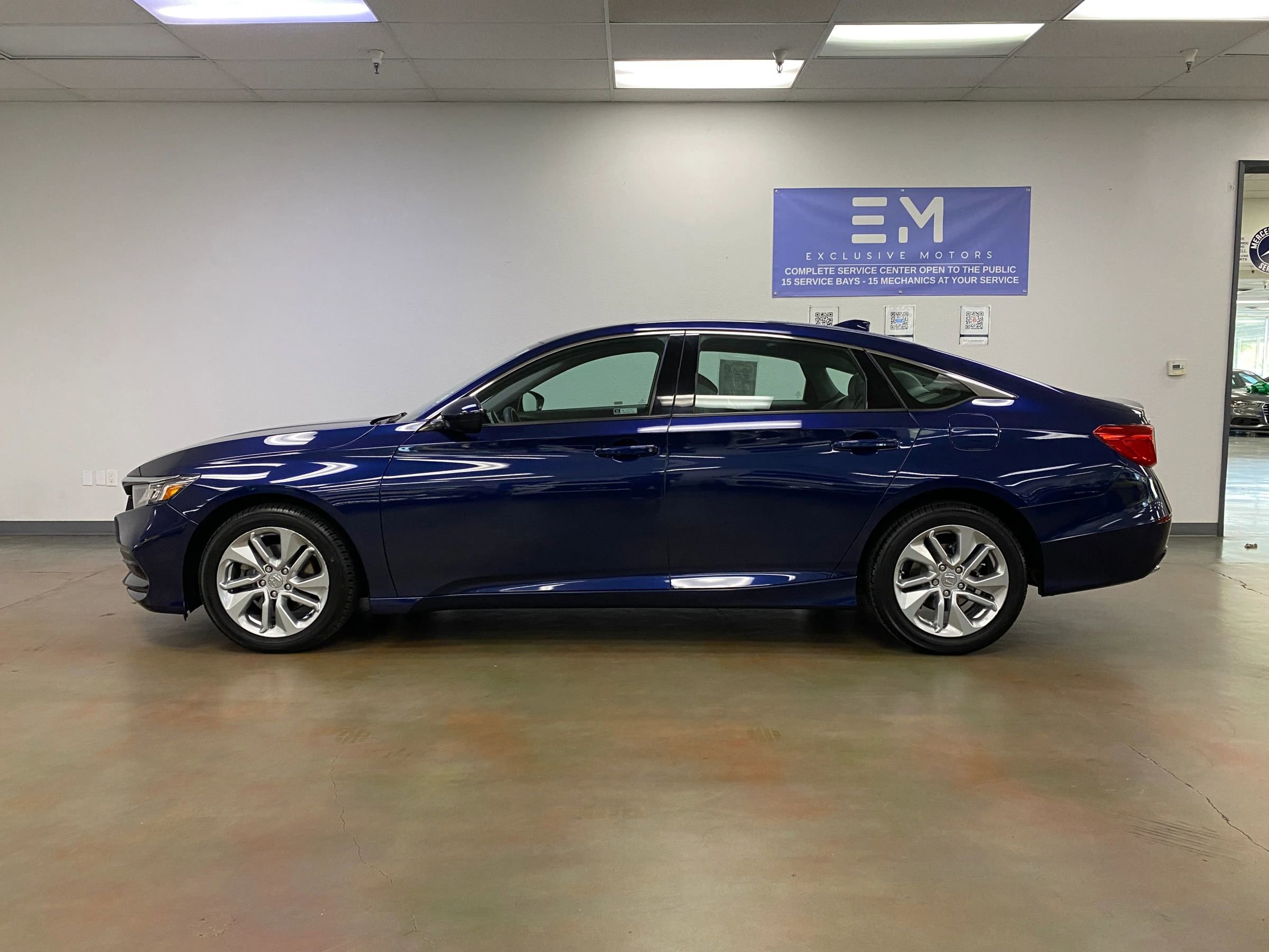 Used 2018 Honda Accord LX image 10