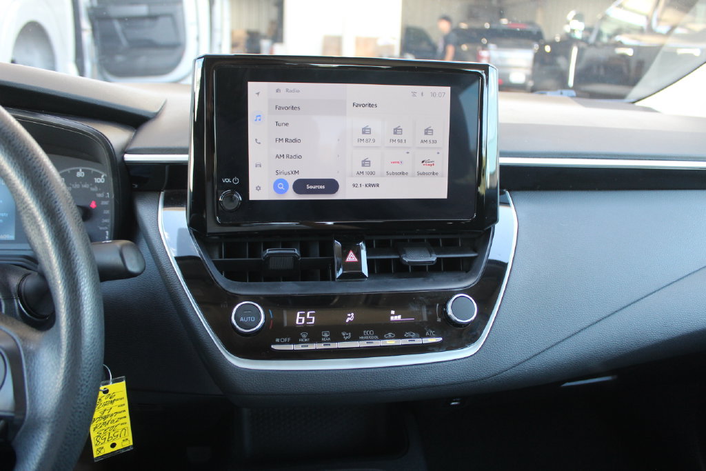 Used 2025 Toyota Corolla LE FWD image 13