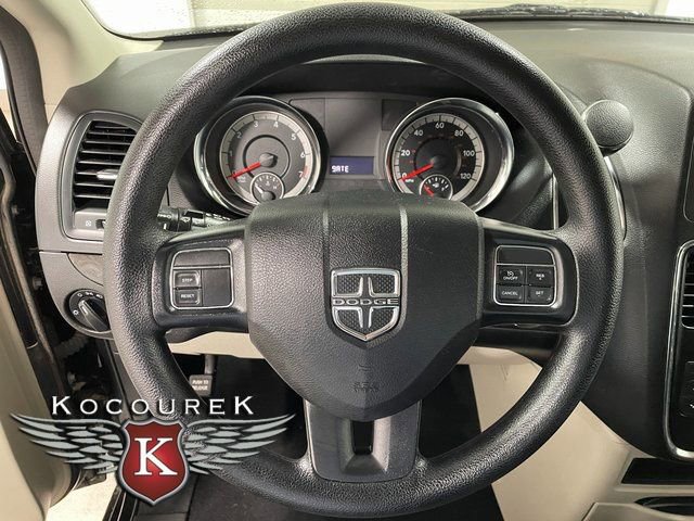 Used 2020 Dodge Grand Caravan SE FWD image 14