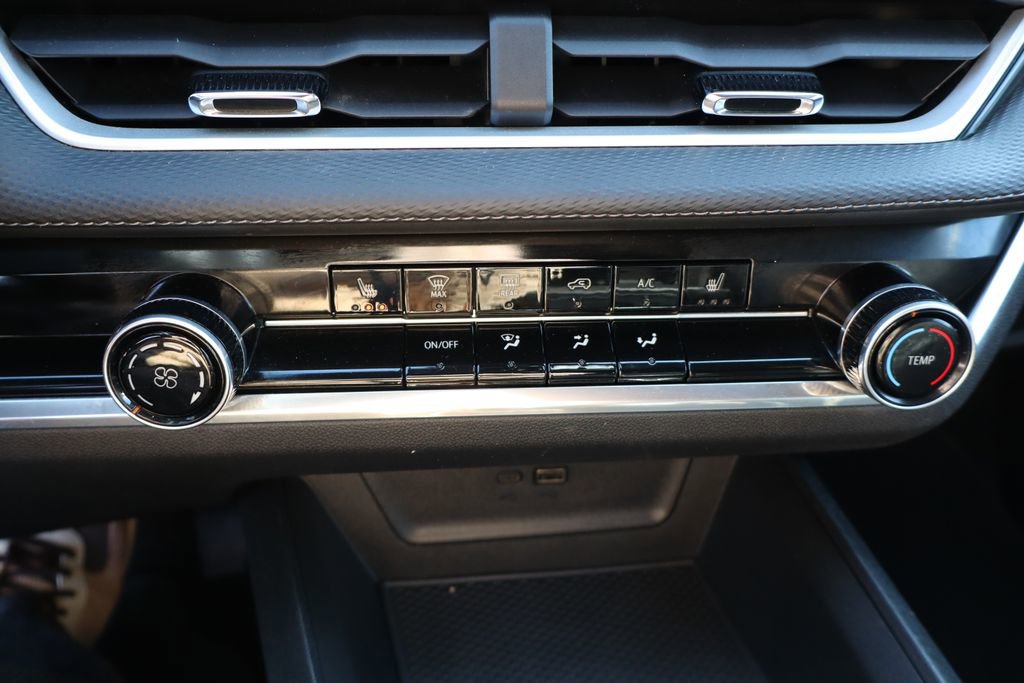 Used 2025 Chevrolet Equinox LT w/ Safety and Technology Package image 23