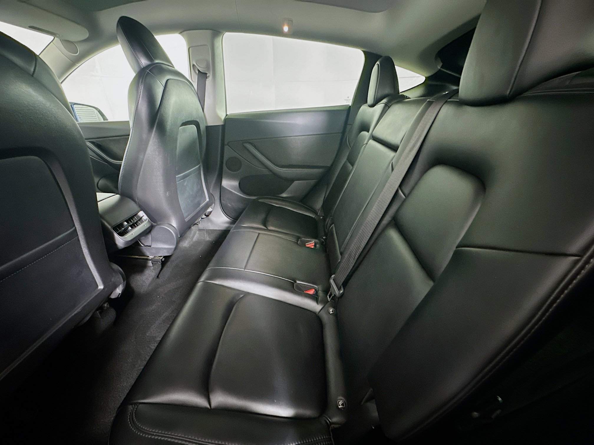 Used 2021 Tesla Model Y Long Range image 27