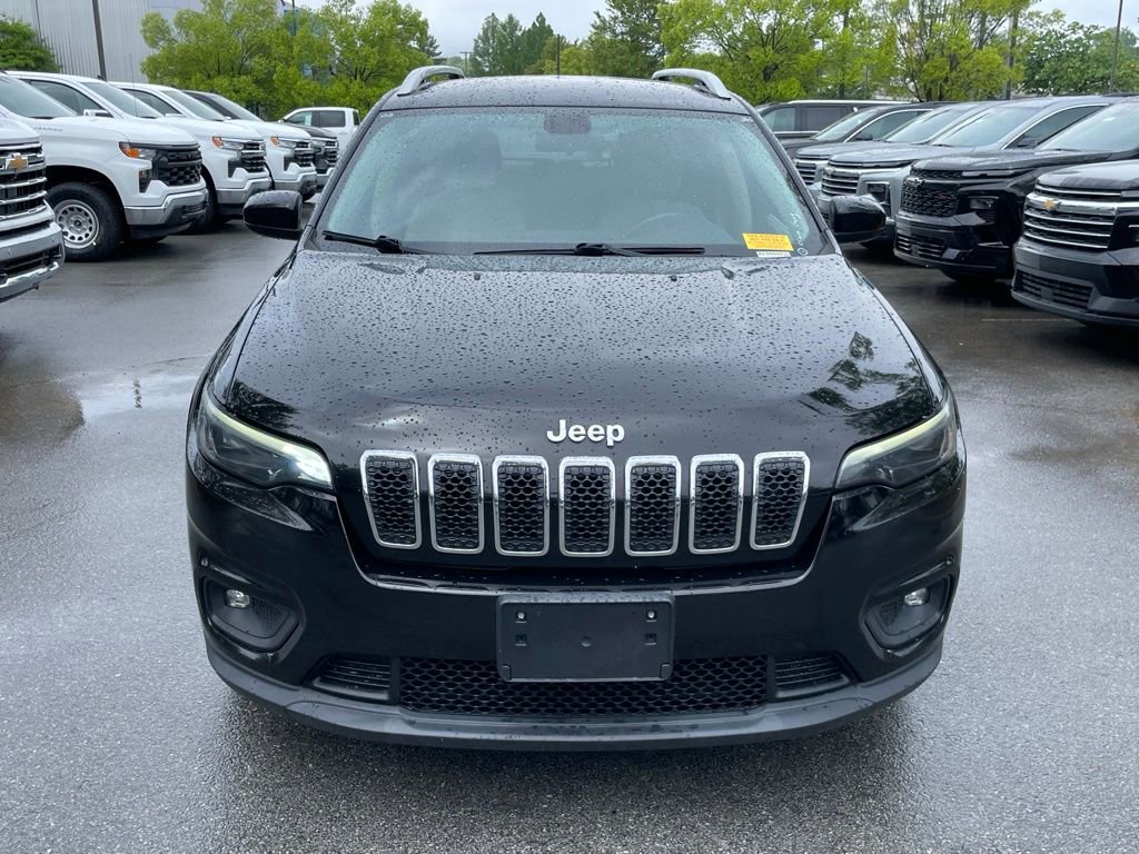 Used 2019 Jeep Cherokee Latitude w/ Popular Appearance Group FWD image 2