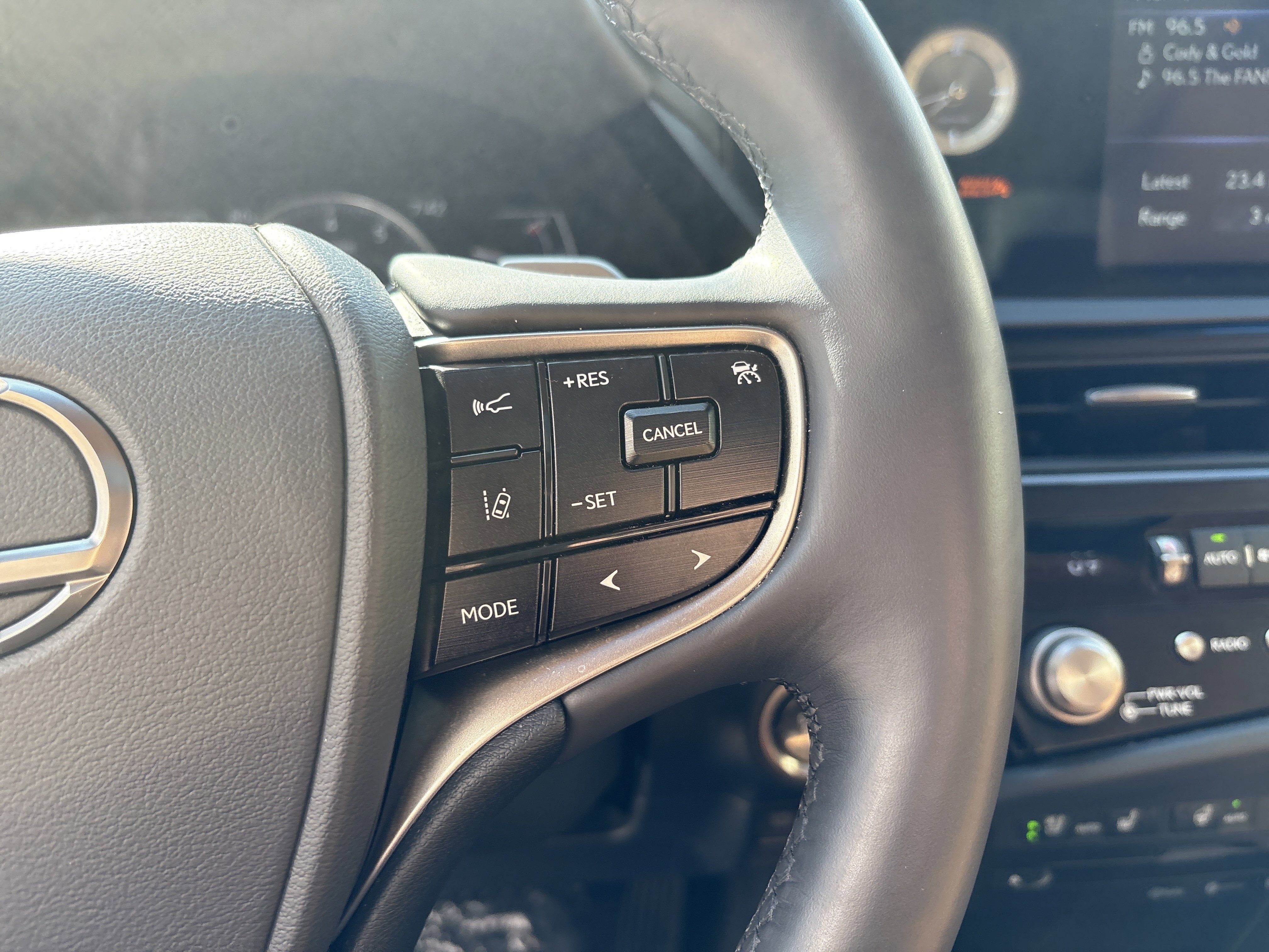 Certified 2022 Lexus ES 250 w/ Premium Package image 20