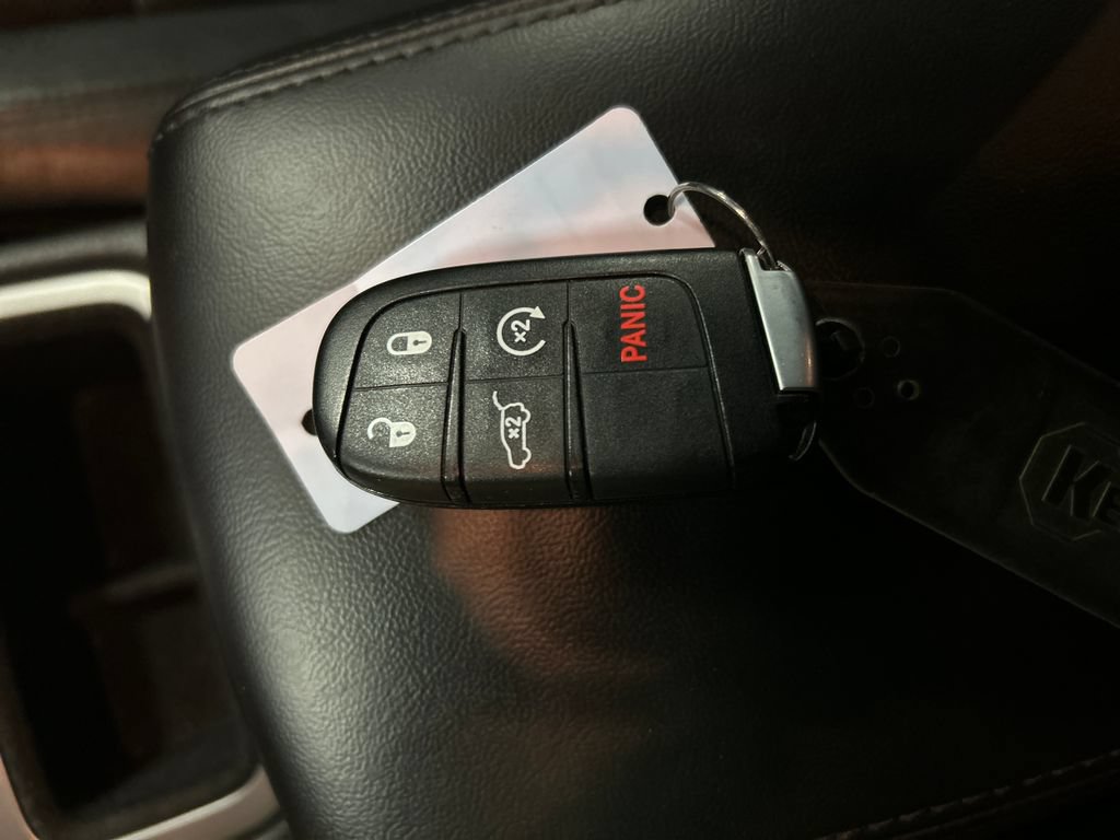 Used 2021 Jeep Grand Cherokee Laredo X AWD/4WD image 22