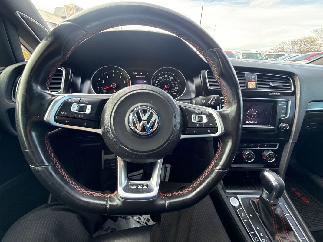 Used 2015 Volkswagen GTI SE FWD image 23