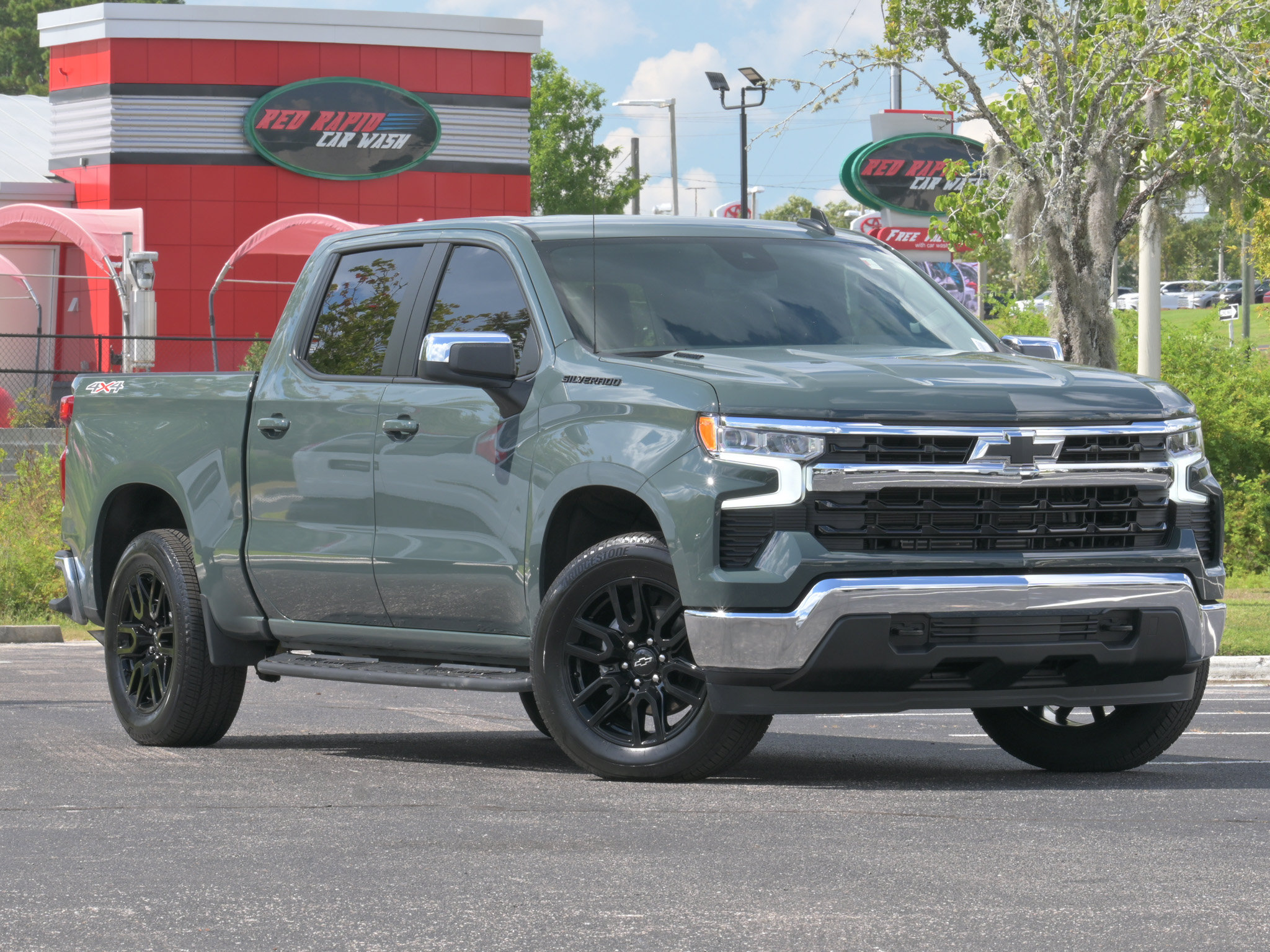 Used 2026 Chevrolet Silverado 1500 LT w/ Leather Package AWD/4WD image 2