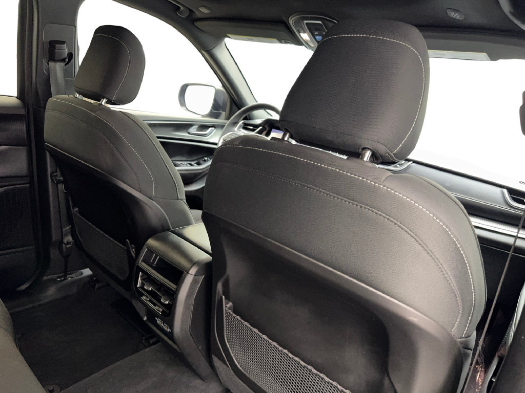 Used 2025 Jeep Grand Cherokee Laredo X AWD/4WD image 43