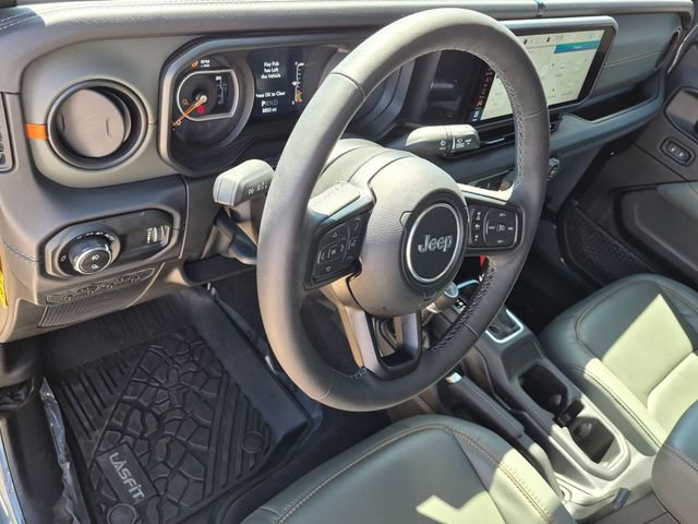 Used 2025 Jeep Gladiator Mojave AWD/4WD image 10