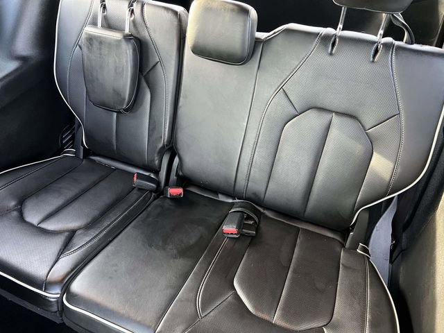 Certified 2025 Chrysler Pacifica Limited image 24
