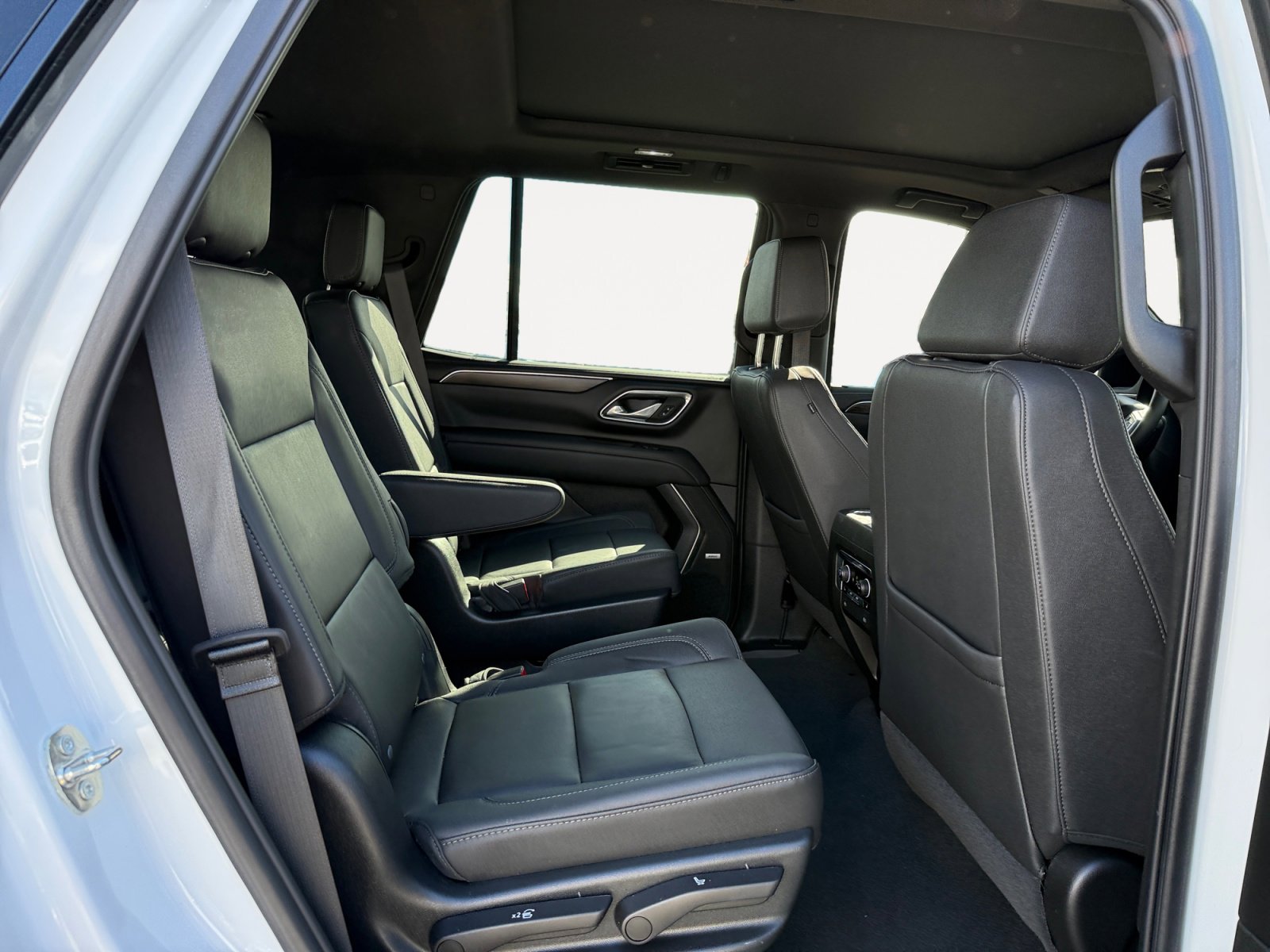 Used 2023 Chevrolet Tahoe Z71 w/ Z71 Off-Road Package image 18