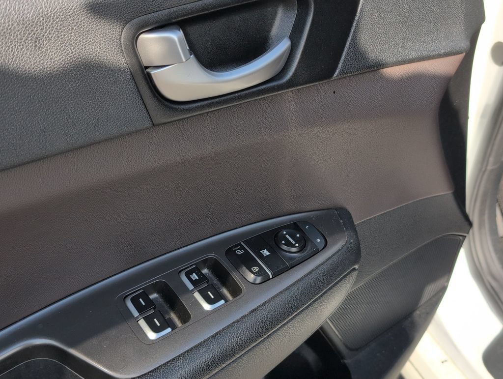 Used 2019 Kia Optima LX FWD image 9