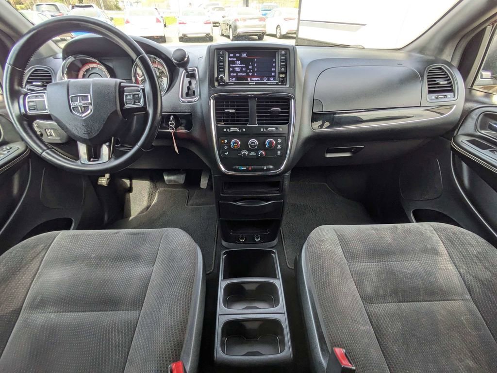 Used 2018 Dodge Grand Caravan SE image 14