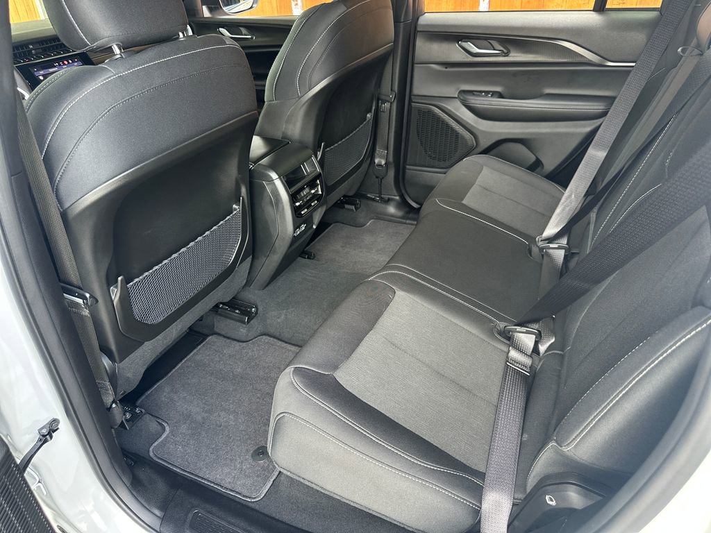 Used 2025 Jeep Grand Cherokee Laredo w/ Trailer Tow Package image 35