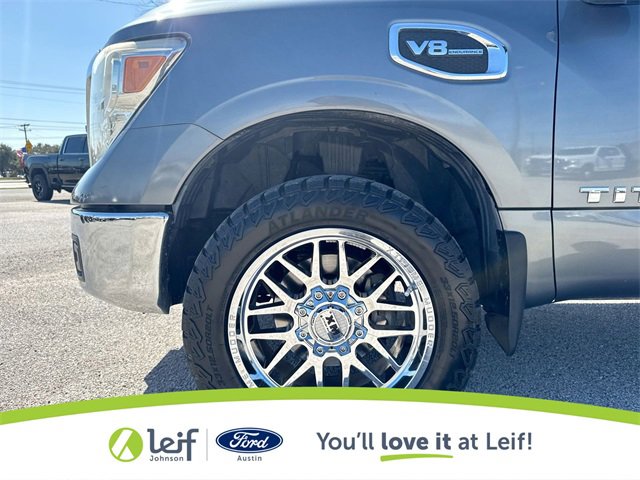 Used 2017 Nissan Titan SV image 23