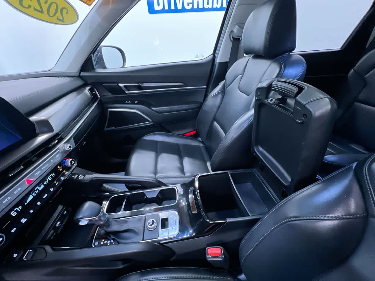 Used 2025 Kia Telluride S FWD image 32