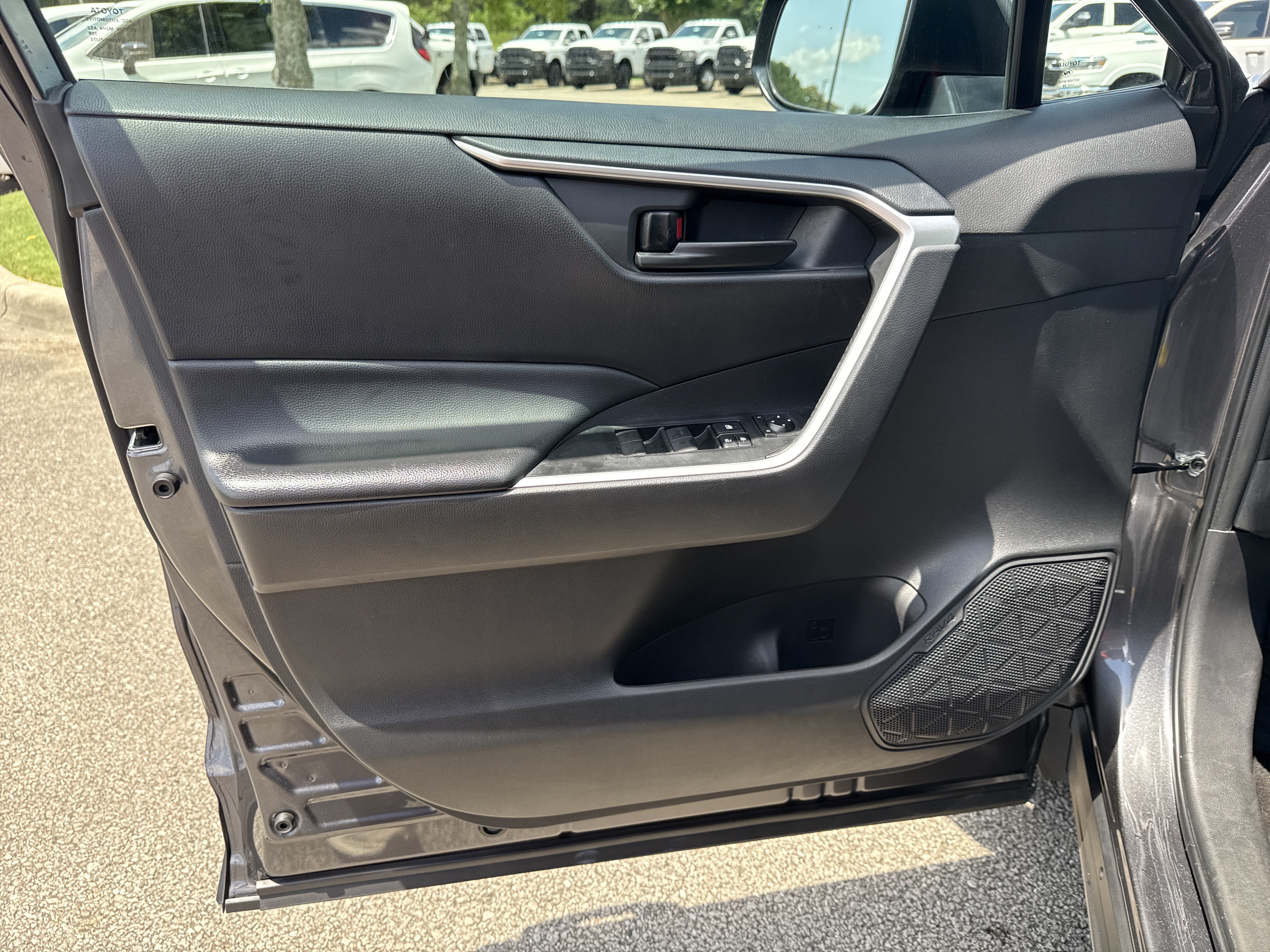 Used 2024 Toyota RAV4 LE AWD/4WD image 10