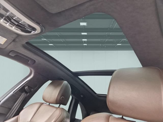 Used 2015 Porsche Macan Turbo AWD/4WD image 12