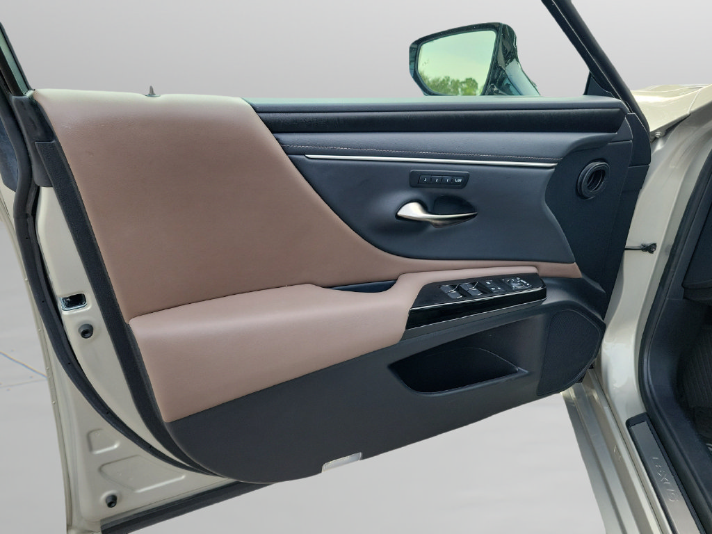 Used 2024 Lexus ES 350 w/ Premium Package FWD image 16