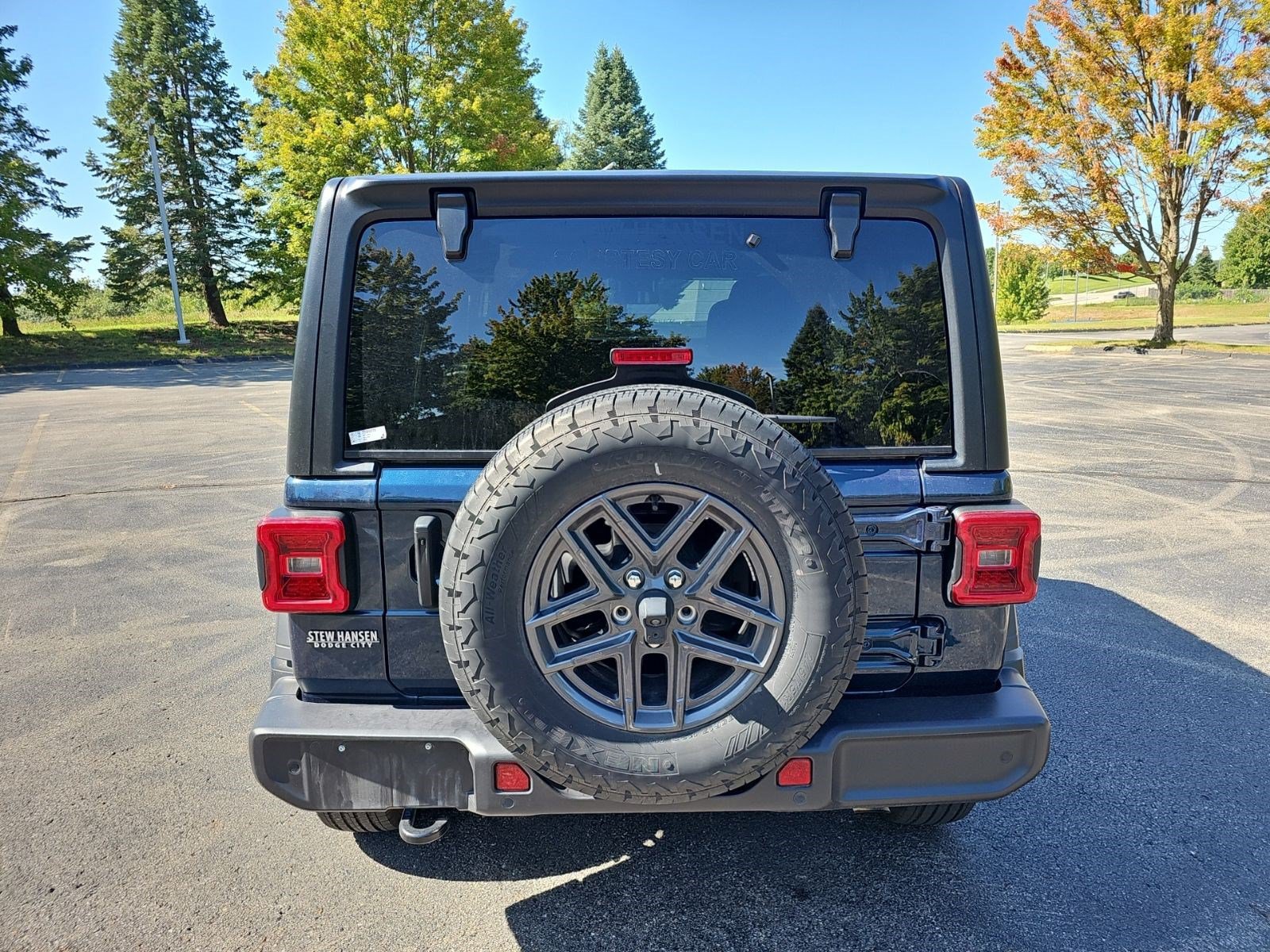 Used 2025 Jeep Wrangler Unlimited Sport AWD/4WD image 5