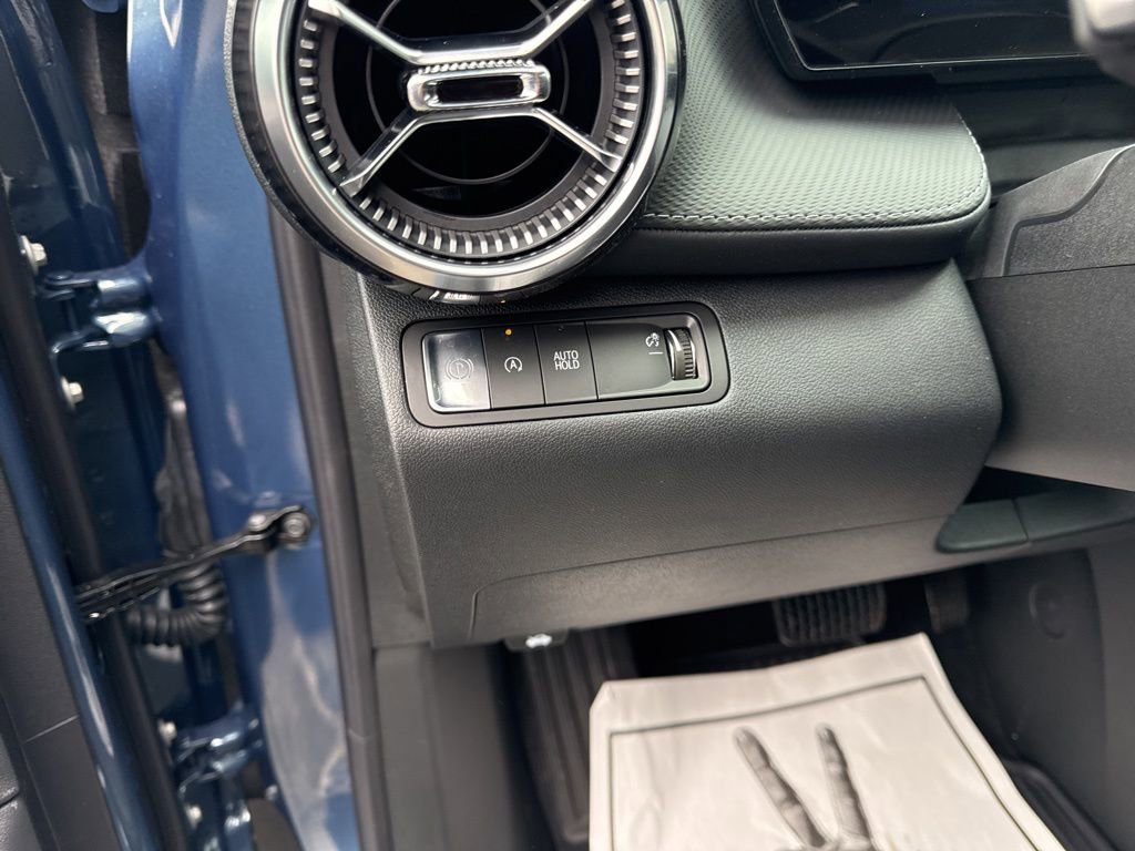 New 2026 Chevrolet Equinox LT w/ Convenience Package II image 11