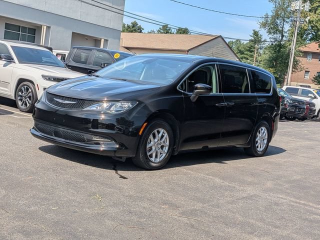 Certified 2024 Chrysler Voyager LX FWD image 7