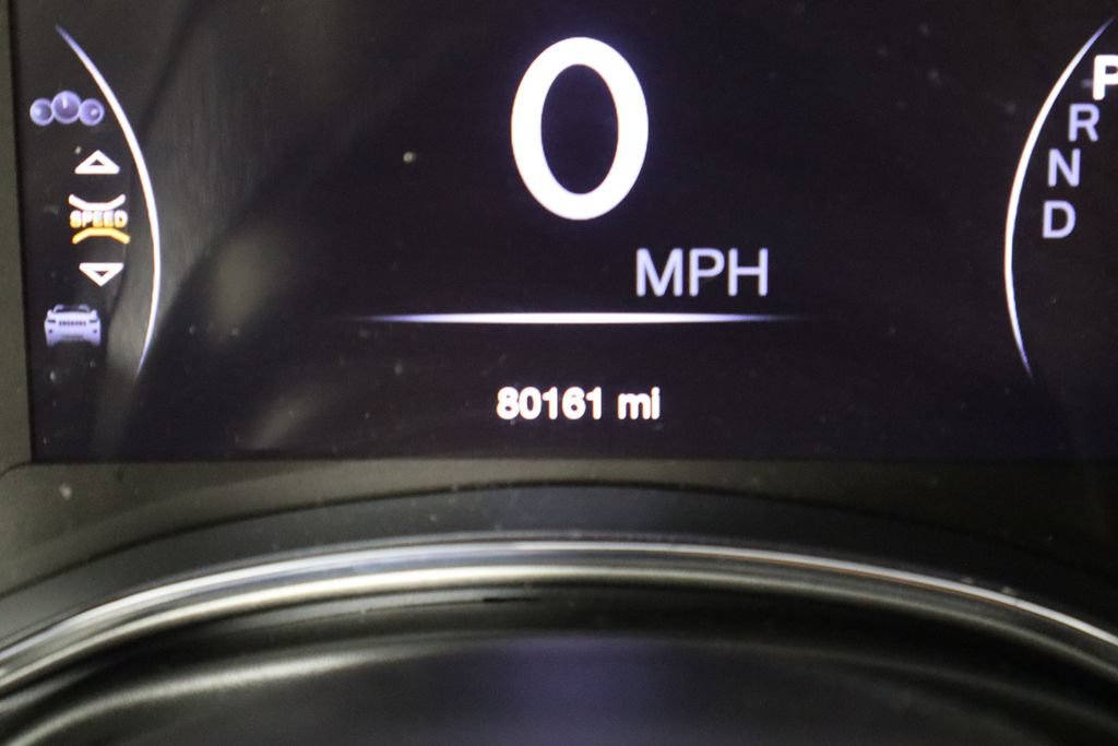 Used 2020 Jeep Grand Cherokee Laredo AWD/4WD image 38