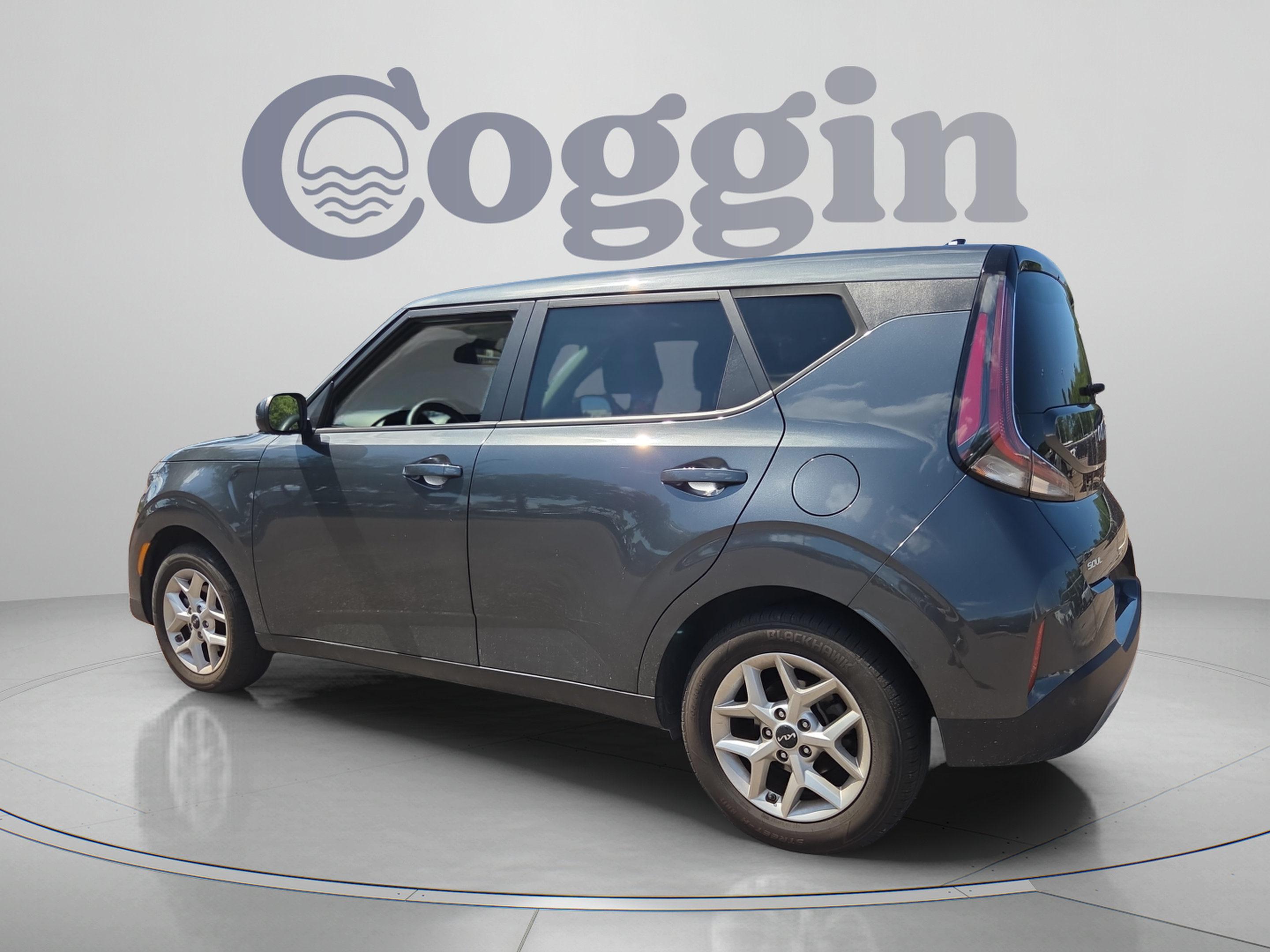 Used 2024 Kia Soul LX w/ Option Group 015 FWD image 3