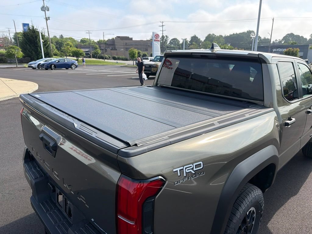 Certified 2026 Toyota Tacoma TRD Off-Road AWD/4WD image 3