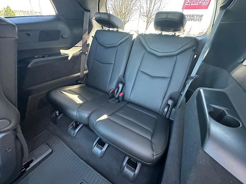 Used 2025 Cadillac XT6 Premium Luxury image 16