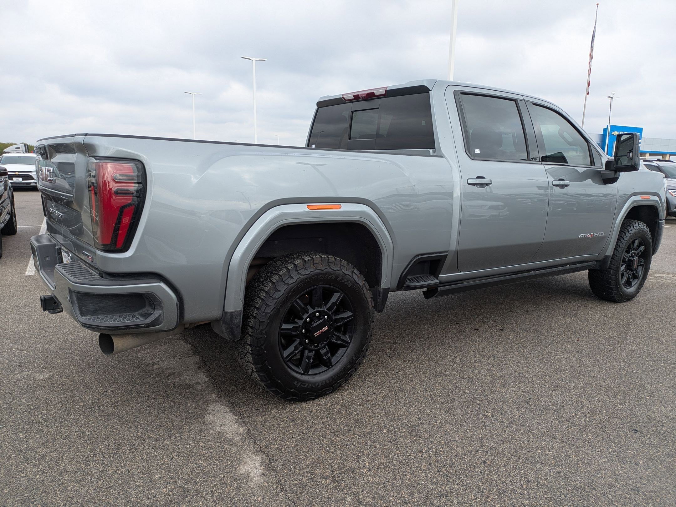 Used 2025 GMC Sierra 2500 AT4 w/ AT4 Premium Plus Package image 2