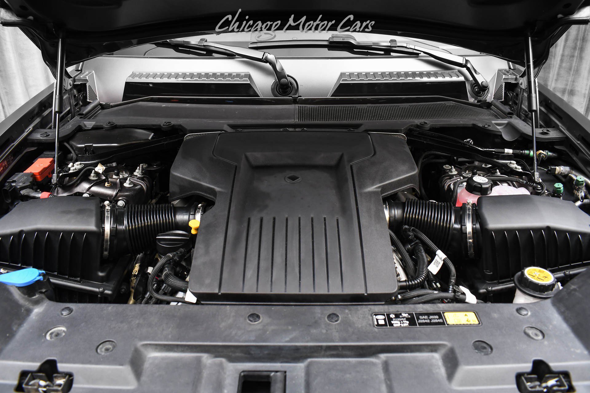 Used 2025 Land Rover Defender 110 AWD/4WD image 58