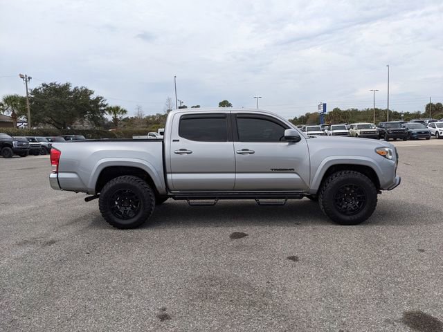 Used 2017 Toyota Tacoma SR5 w/ Tow Package image 3