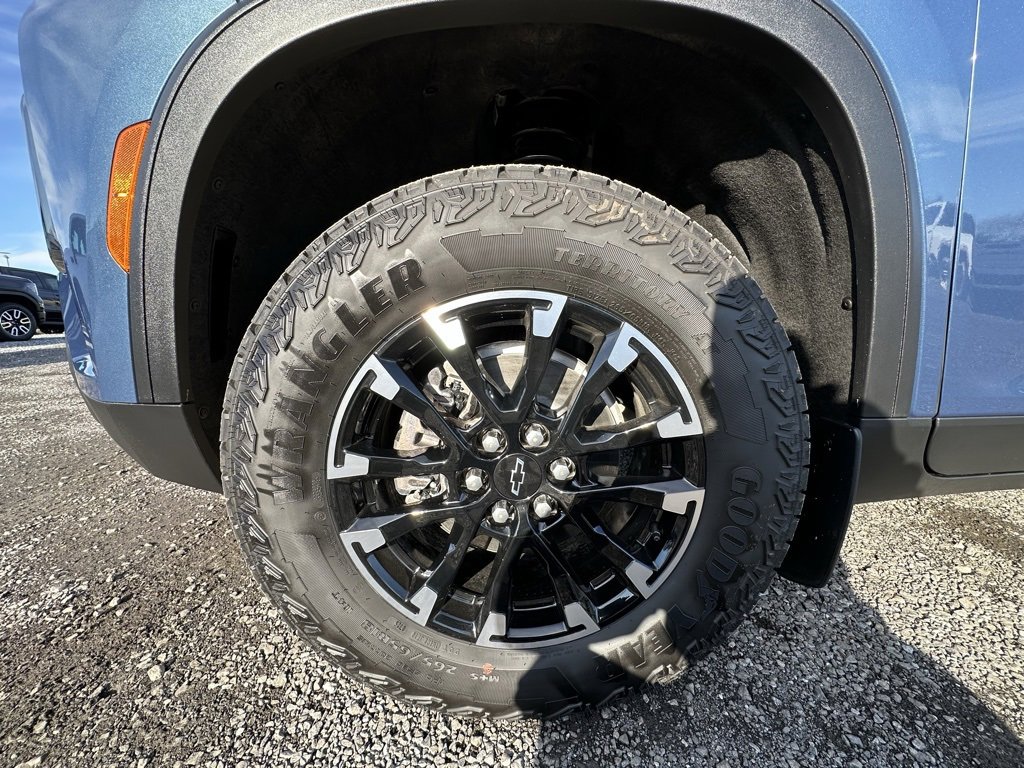 Used 2025 Chevrolet Traverse Z71 w/ LPO, Floor Liner Package image 9