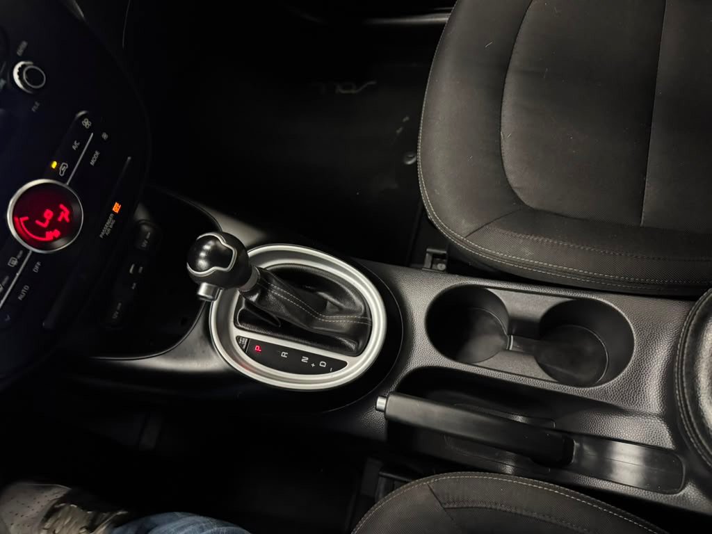 Used 2017 Kia Soul + FWD image 27
