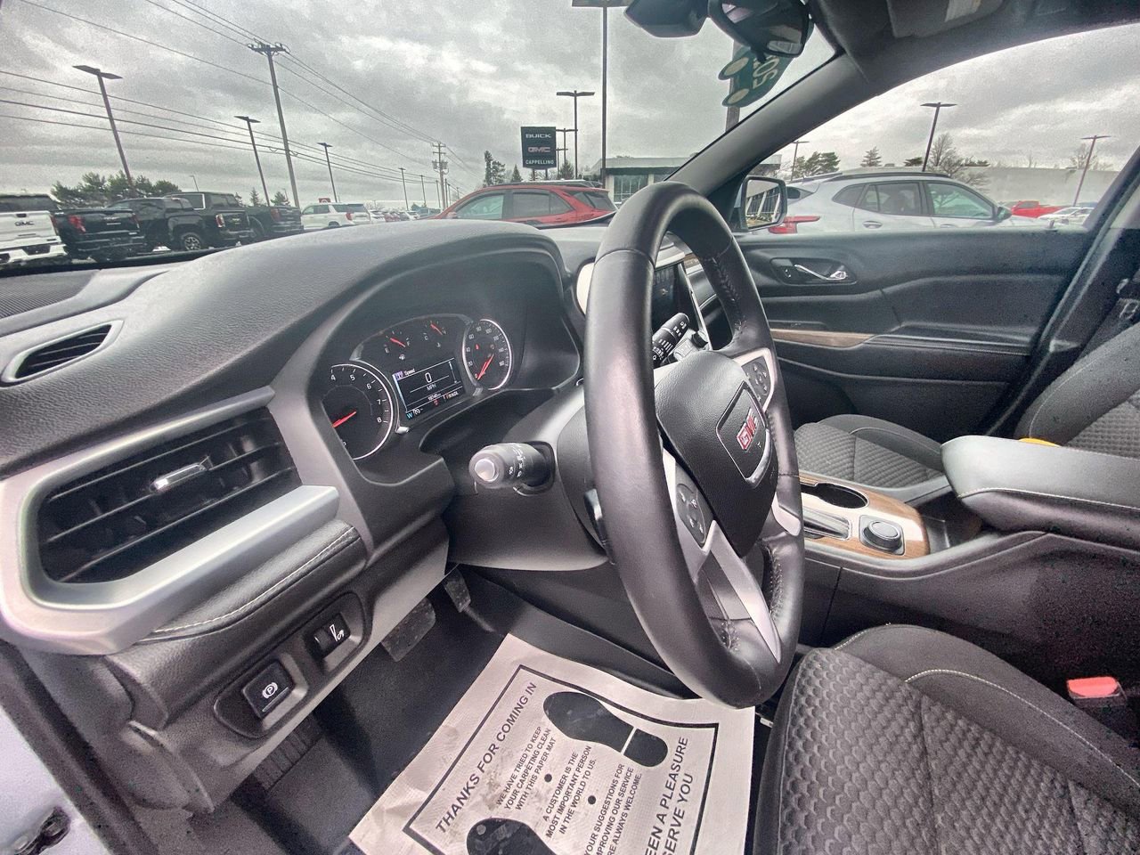 Used 2017 GMC Acadia SLE image 9