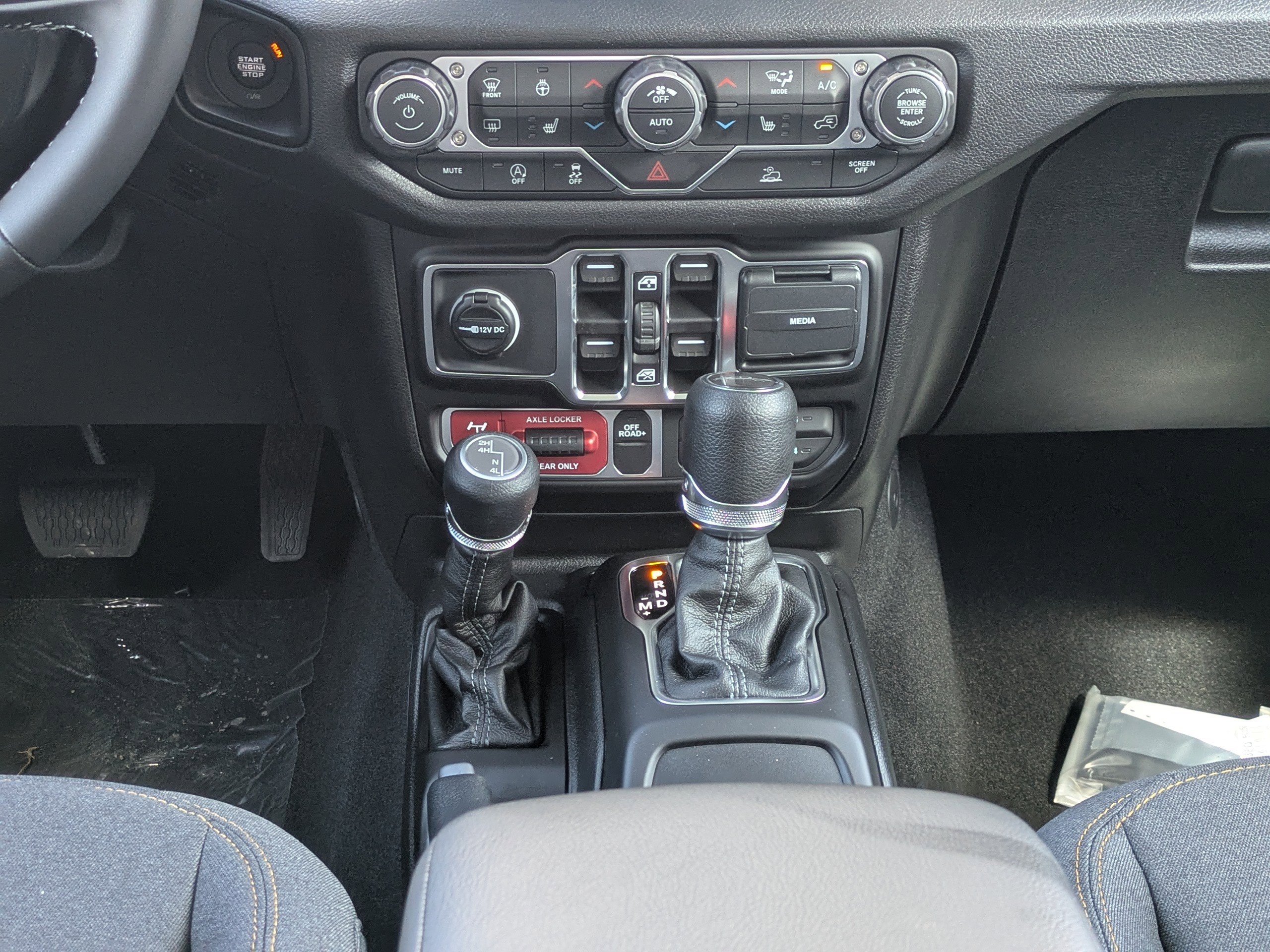 New 2026 Jeep Gladiator Sport AWD/4WD image 16