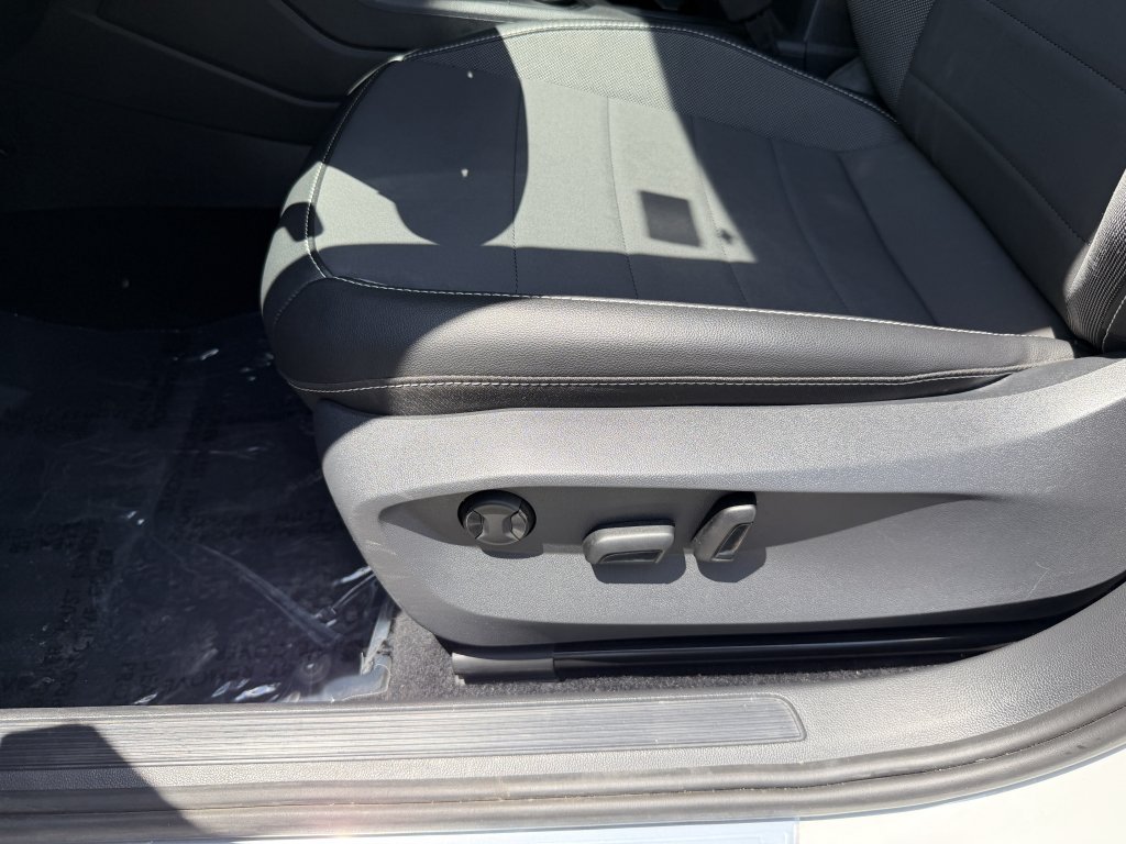 Used 2022 Volkswagen Taos SE AWD/4WD image 29
