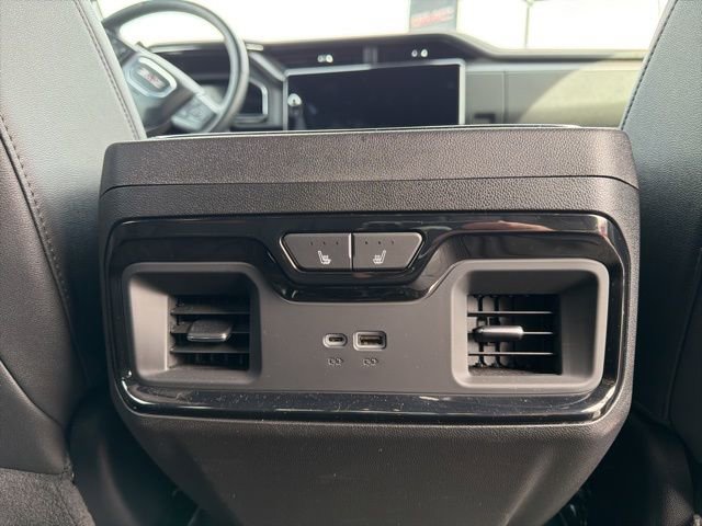 Used 2024 GMC Sierra 1500 AT4 w/ Technology Package AWD/4WD image 14