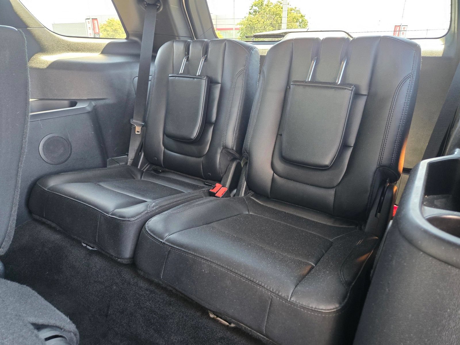 Used 2017 Ford Explorer XLT w/ Equipment Group 202A FWD image 17