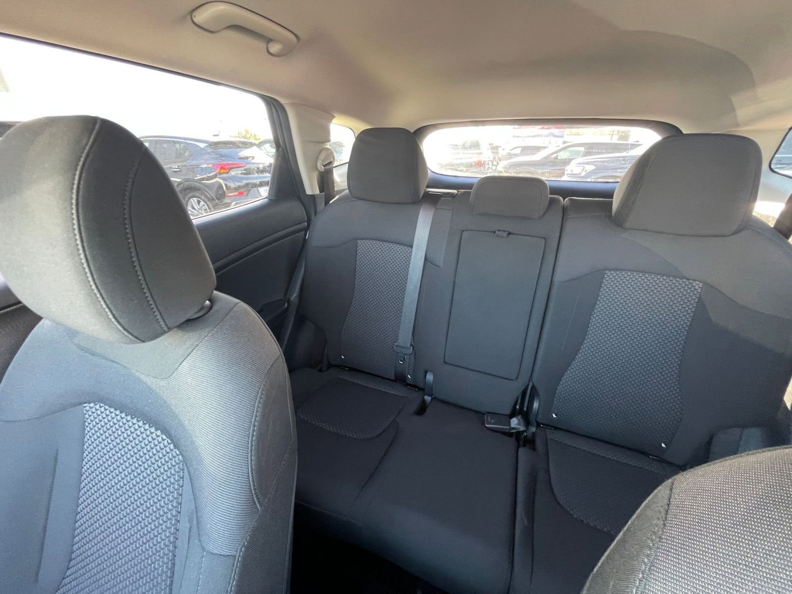 Used 2025 Kia Sportage LX FWD image 38