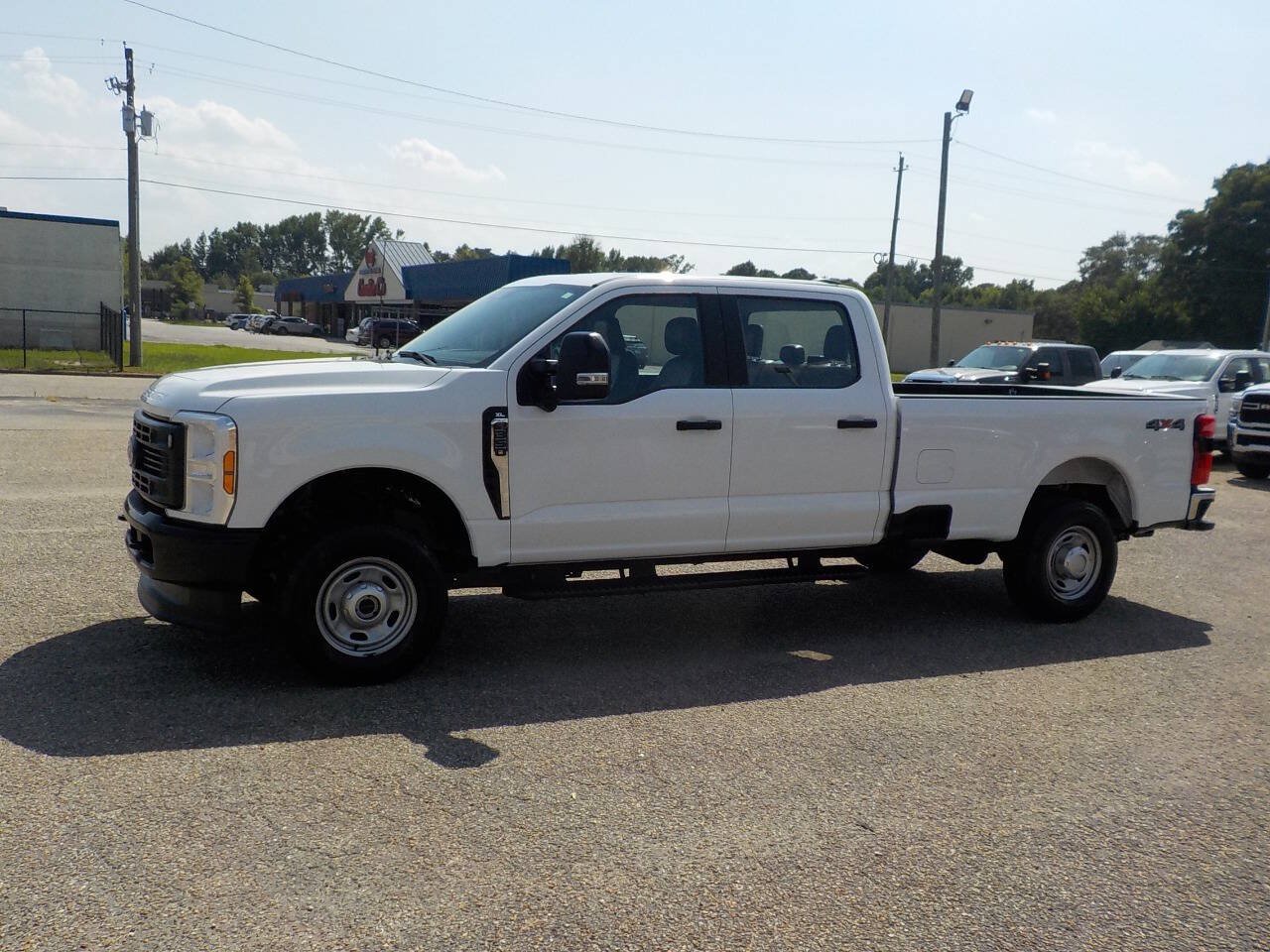 Used 2024 Ford F350 XL w/ 360-Degree Camera Package AWD/4WD image 1