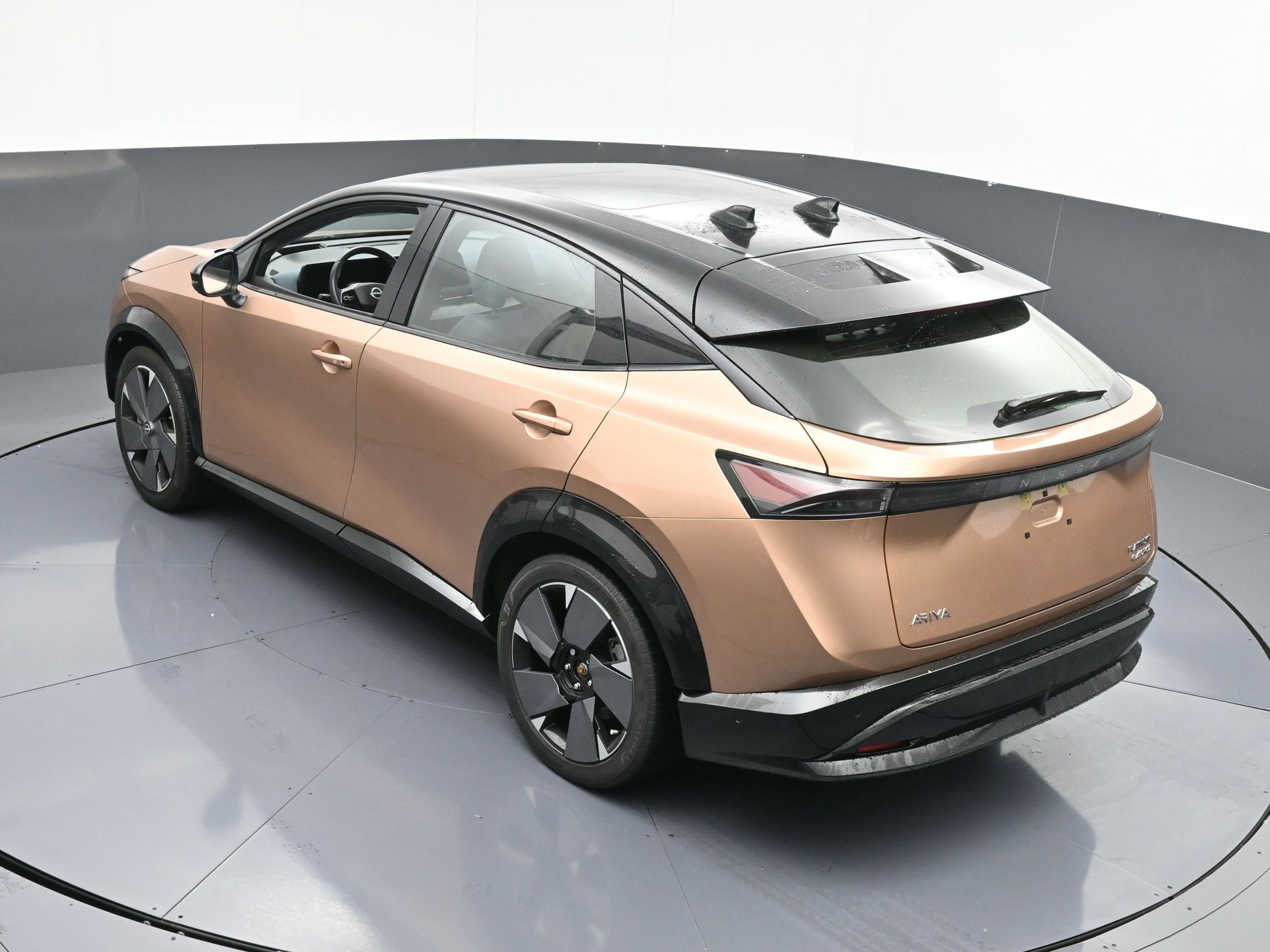 Used 2023 Nissan Ariya image 32