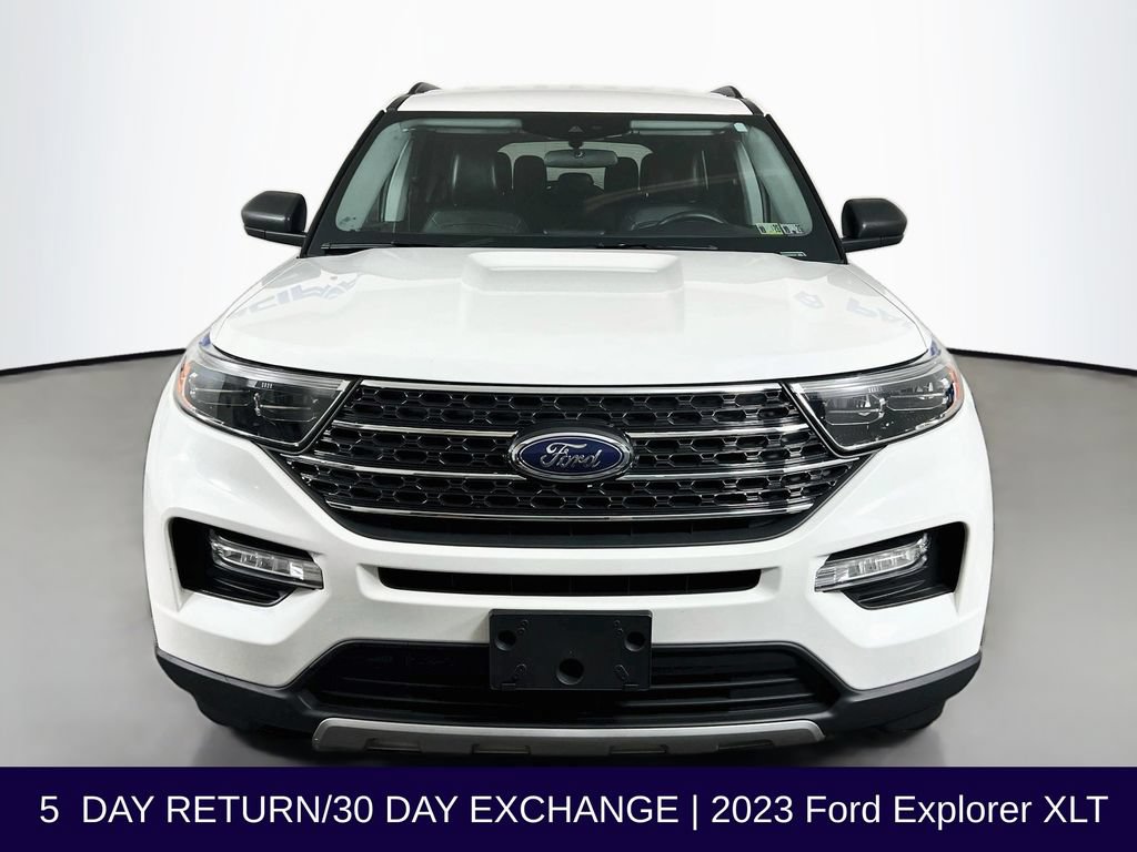Certified 2023 Ford Explorer XLT w/ Equipment Group 202A AWD/4WD image 3