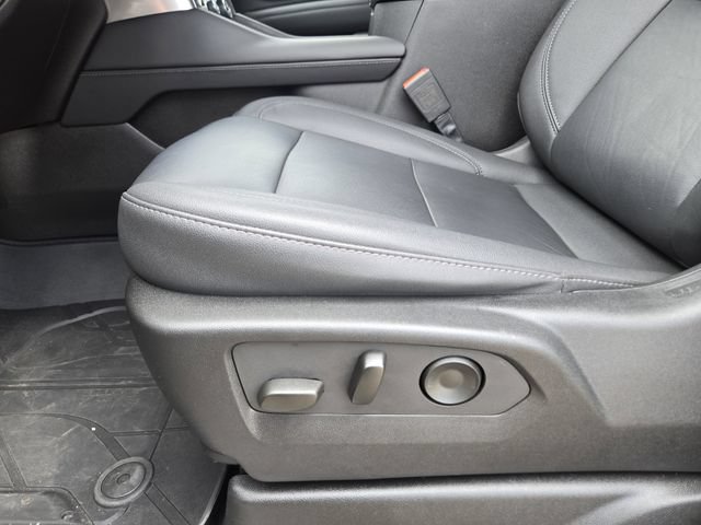 Used 2023 Chevrolet Tahoe Z71 w/ Z71 Off-Road Package AWD/4WD image 24