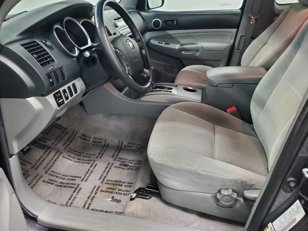 Used 2011 Toyota Tacoma PreRunner w/ SR5 Pkg #2 RWD image 9