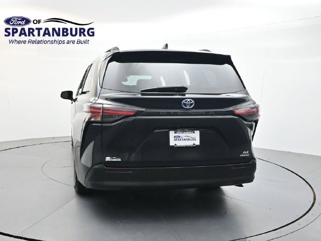 Used 2021 Toyota Sienna XLE FWD image 6