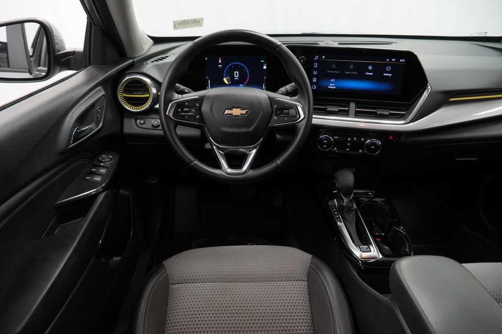 Used 2024 Chevrolet Trax LT w/ Driver Confidence Package FWD image 13
