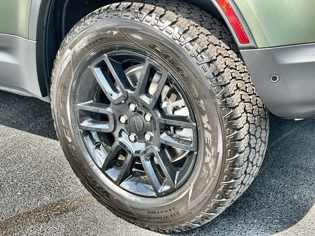 New 2026 Land Rover Defender 110 S AWD/4WD image 11