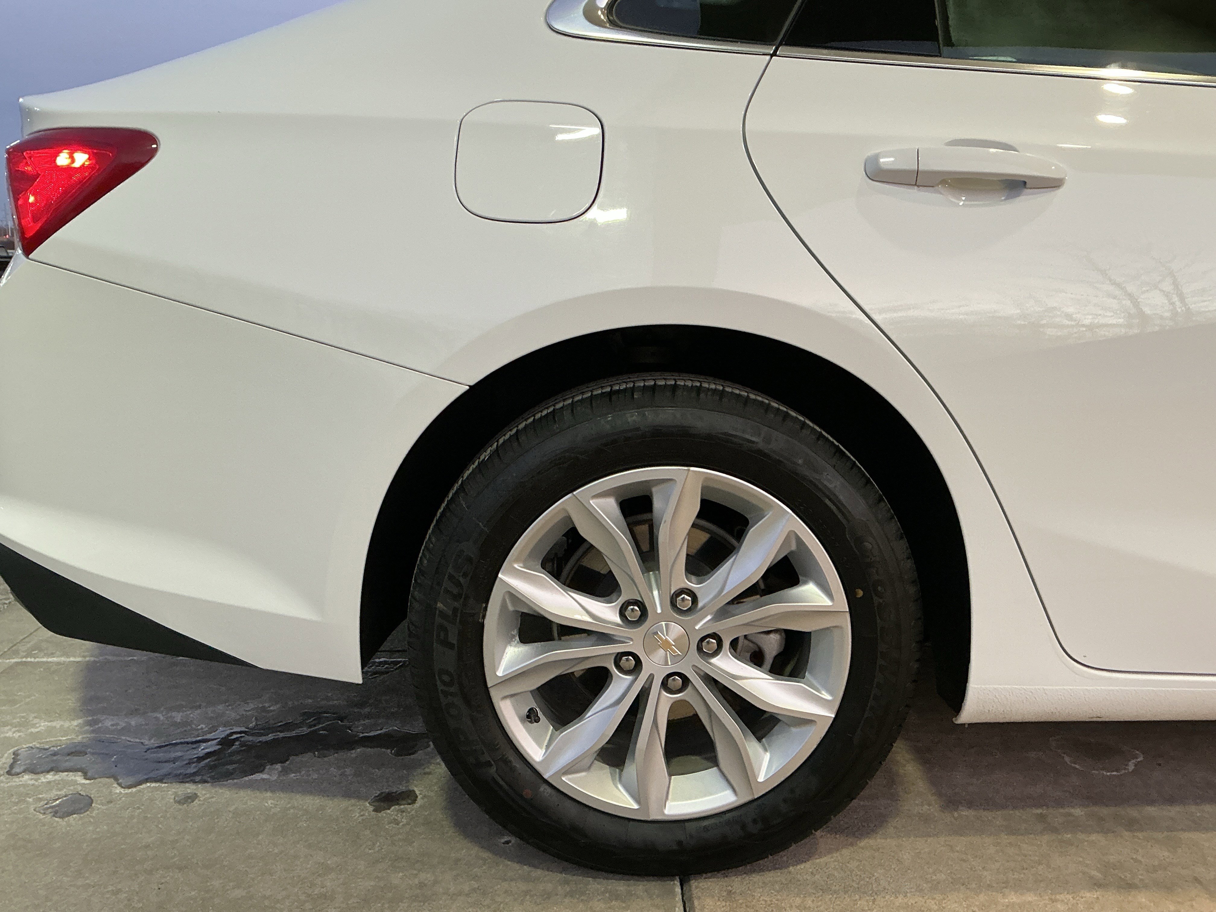 Used 2024 Chevrolet Malibu LT image 23