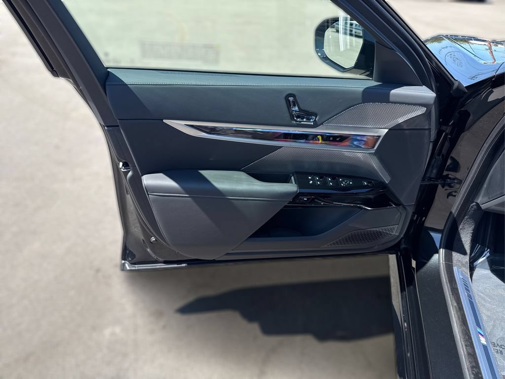New 2026 BMW 750e xDrive AWD/4WD image 26